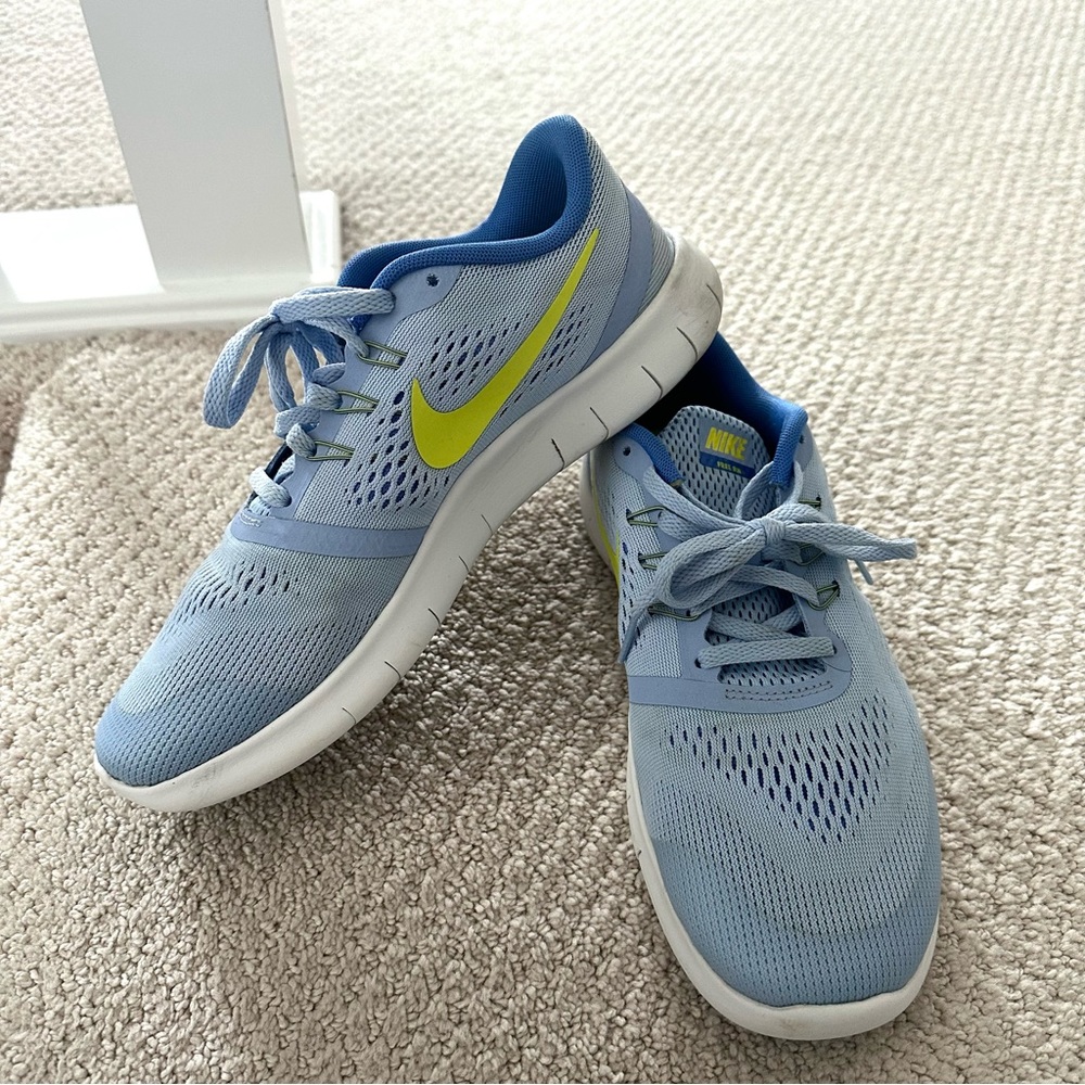 NIKE Free Runs Youth 7